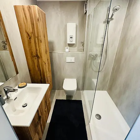 Rheinnest , Neue Und Gemuetliche Apartman Dormagen